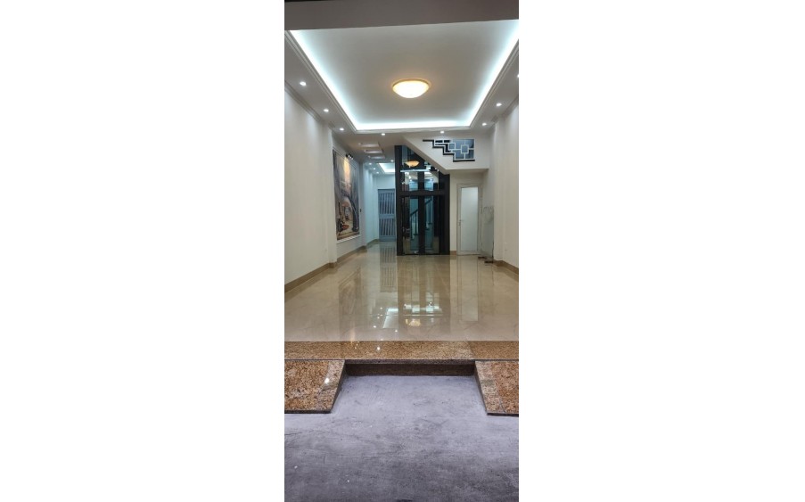 PHÂN LÔ - VỈA HÈ - Ô TÔ - KINH DOANH Trần Quốc Hoàn 55m2 5 tầng 4m mặt tiền giá chào 19 tỷ - nhà mới - thang máy - kinh doanh vp